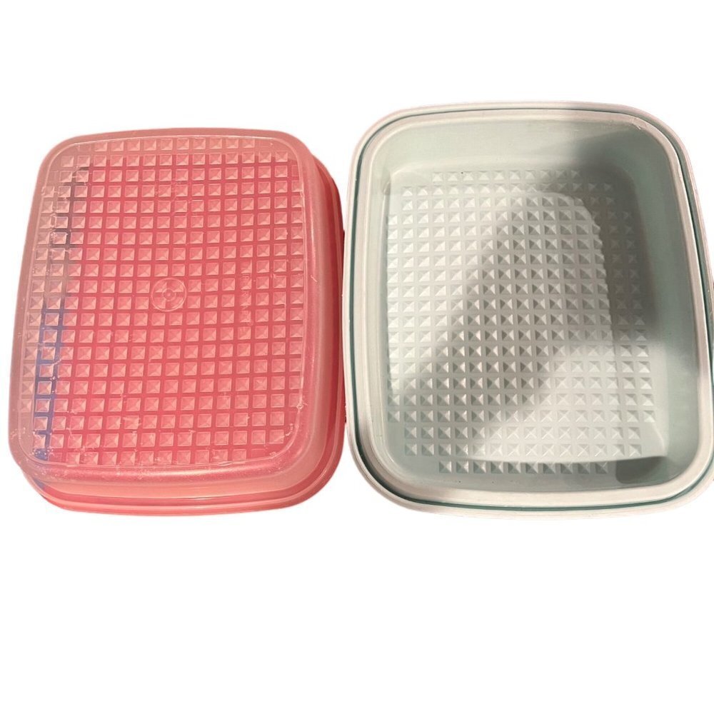 TUPPERWARE SEASON-N-SERVE CONTAINER W/SEAL PAPRIKA RED WHITE VINTAGE 1294-1295 - Picture 5 of 5